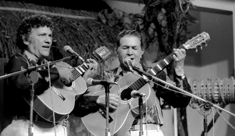 Tonico e Tinoco, compositores e cantores brasileiros