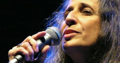 Maria Bethânia canta: Memórias do Mar; música