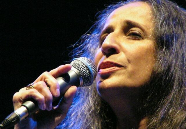 Maria Bethânia canta: Memórias do Mar; música