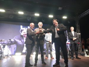 Eletricitários celebram 80 anos com festa, homenagens e união