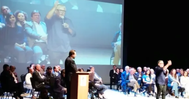 Sindicalistas destacam defesa da democracia e soberania nacional em evento na PUC
