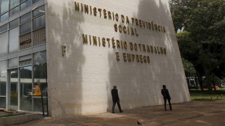 MTE cancela registros de sindicatos fora do CNES