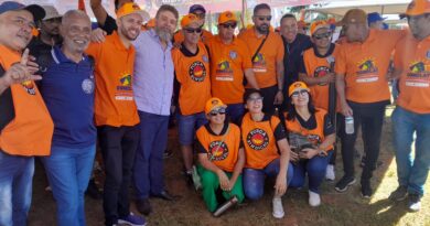 Trabalhadores fazem grande ato por direitos em Brasília