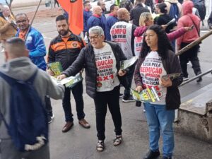 Centrais fazem manifestação no Brás pelo fim da escala 6×1